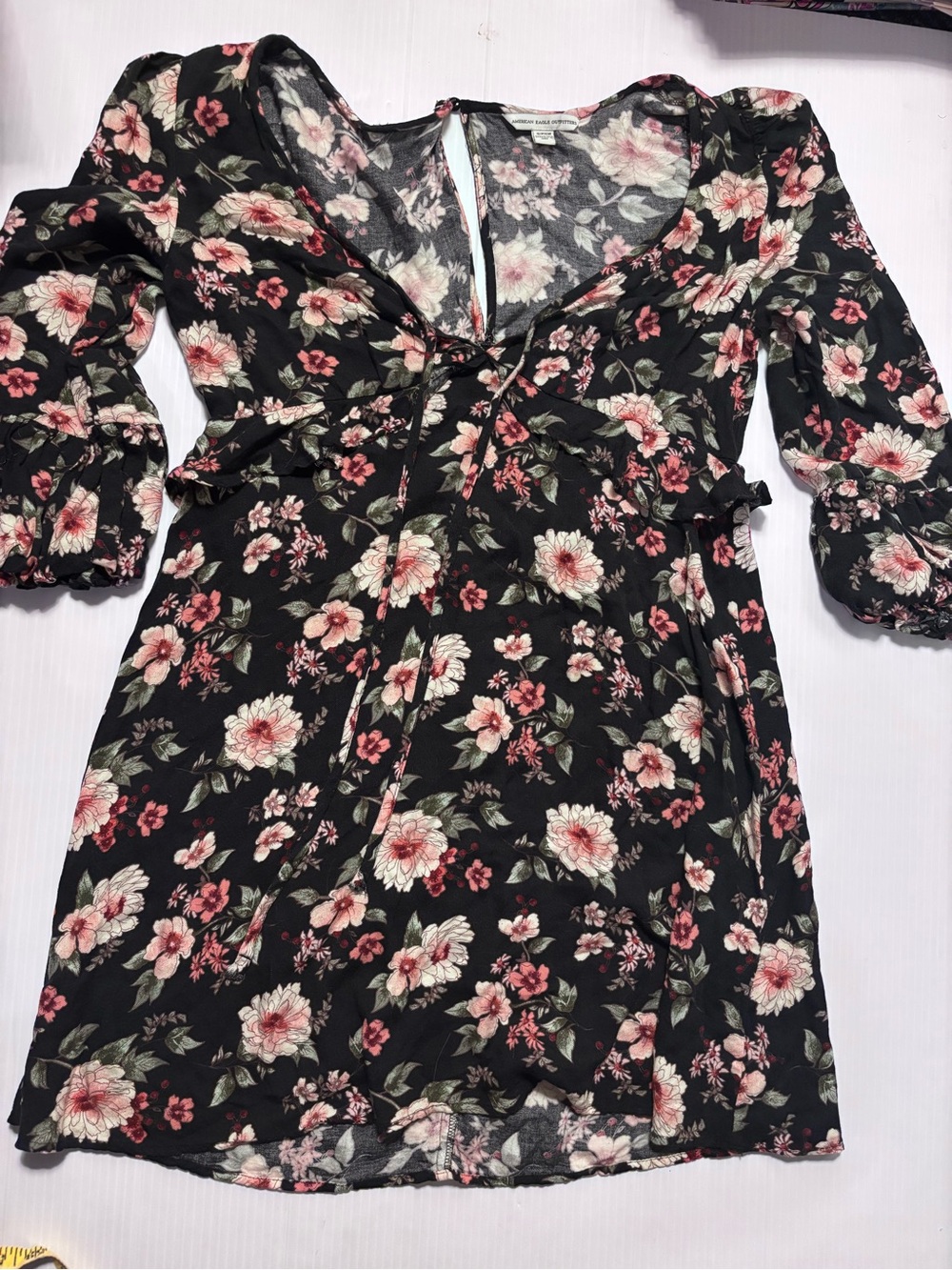 American Eagle black floral print boho ruffle v neck dress size small